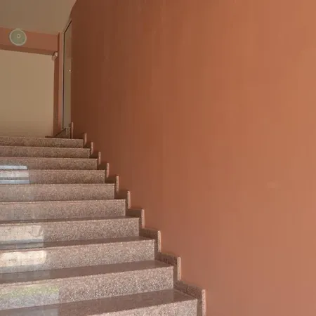 West Hotel 2*