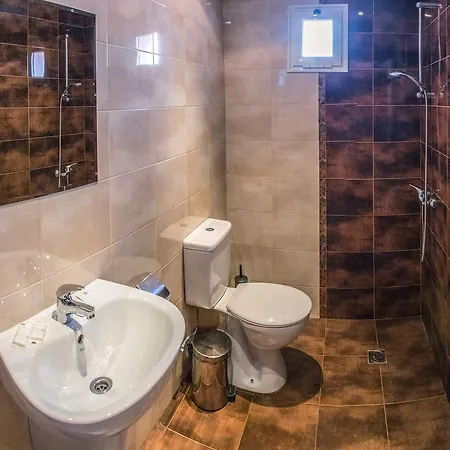 West Hotel 2*