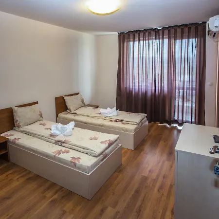 West Hotel 2*