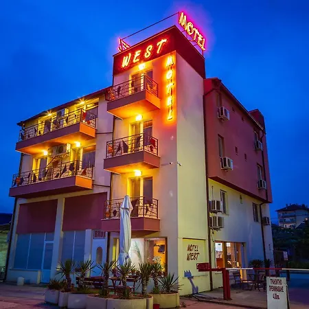 Hotel West